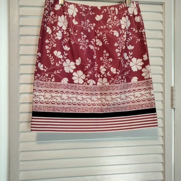 Ann Taylor skirt red, white and black grosgrain ribbon above hem.sz 2P - Picture 2 of 4